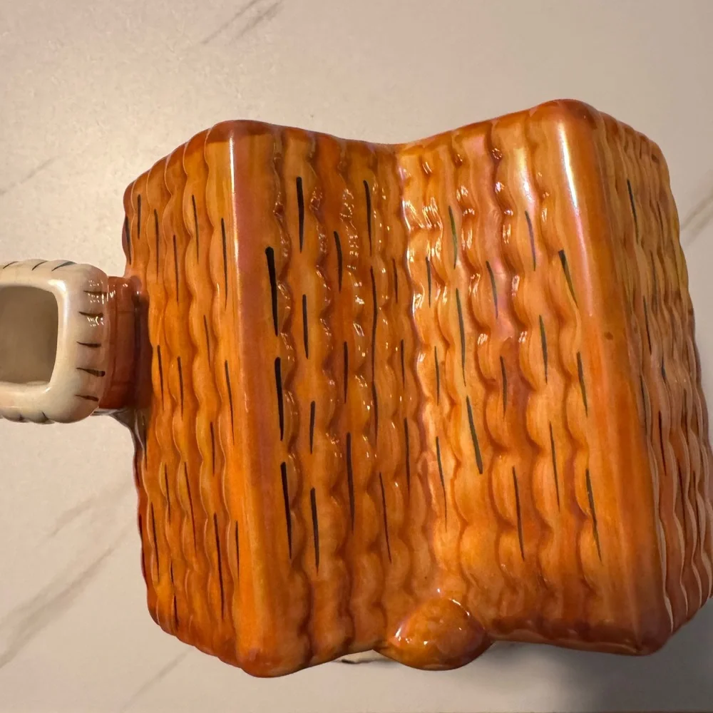 Lefton ceramic cottage